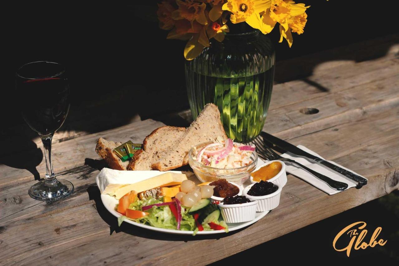 The Globe Inn Sampford Peverell Bagian luar foto